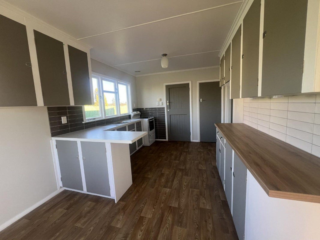 15 Laird Street, Castlecliff, Whanganui - Carousel 2