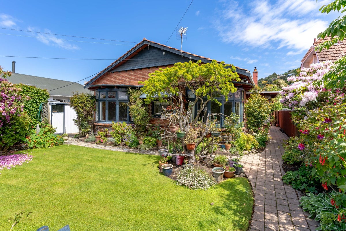 198 Forbury Road, Saint Clair, Dunedin - Carousel 1