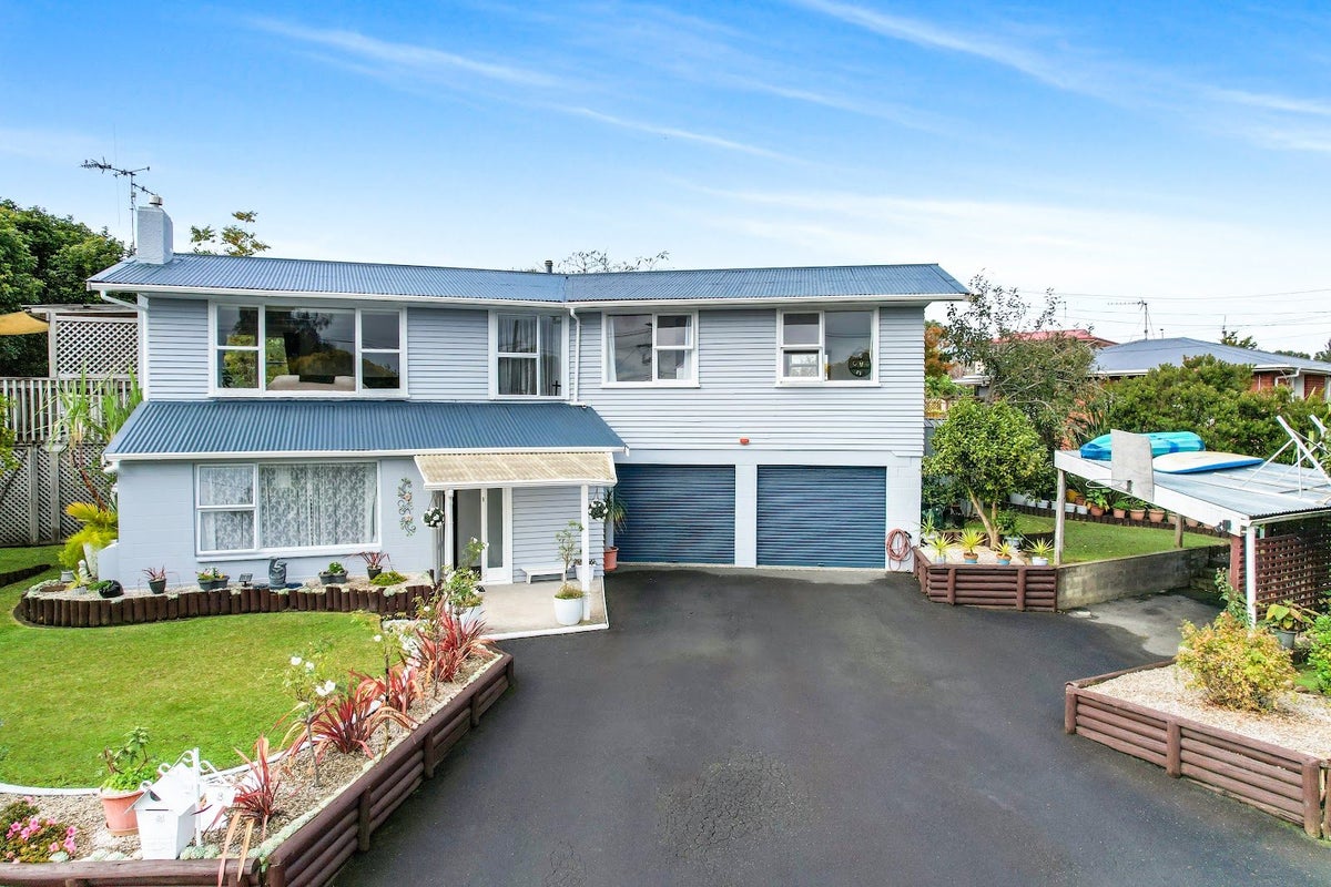 8 Sussex Street, Chartwell, Hamilton - Carousel 1