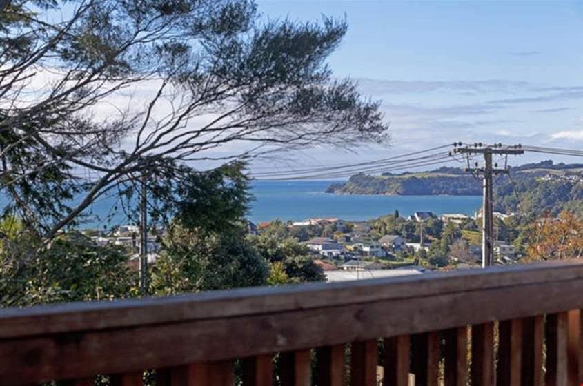 23 Elliston Crescent, Stanmore Bay, Whangaparaoa - Carousel 2