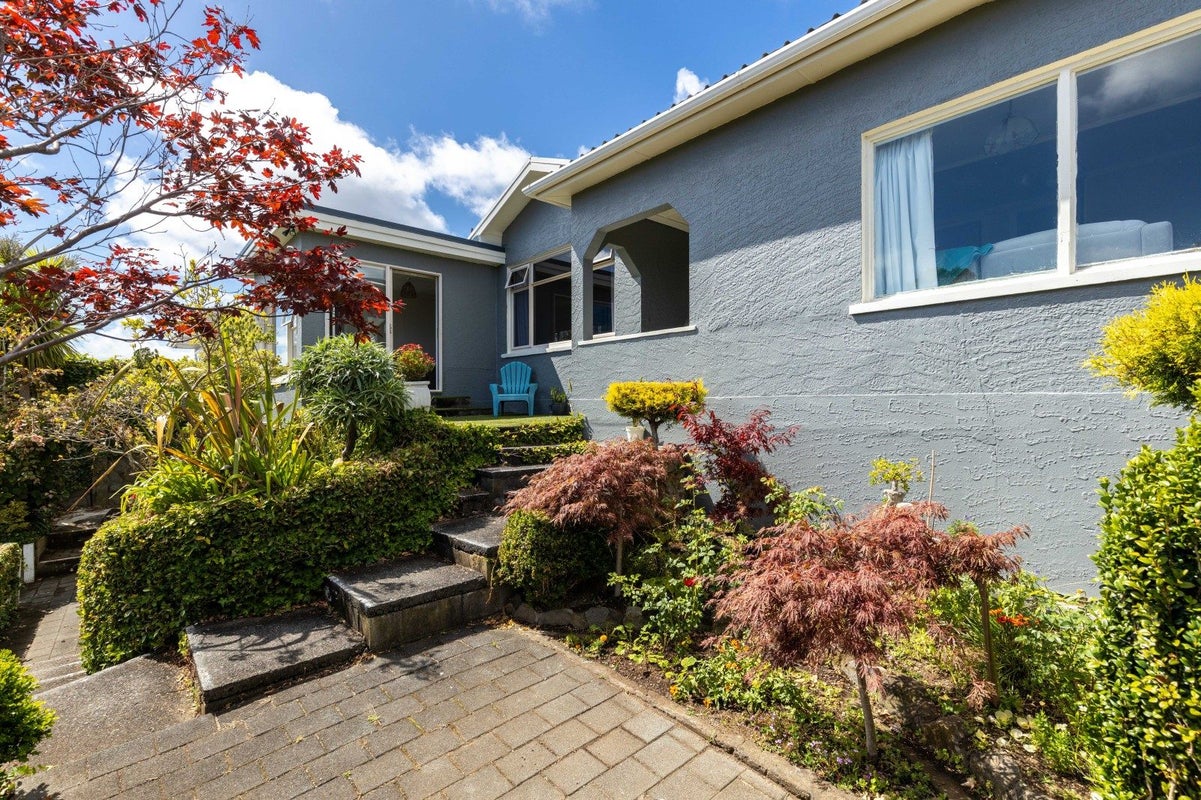 383 Saint Aubyn Street, Moturoa, New Plymouth - Carousel 1