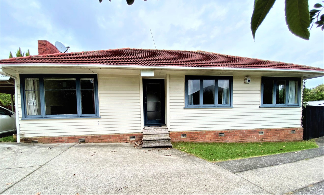 52 Kervil Avenue, Te Atatu Peninsula, Auckland - Carousel 1