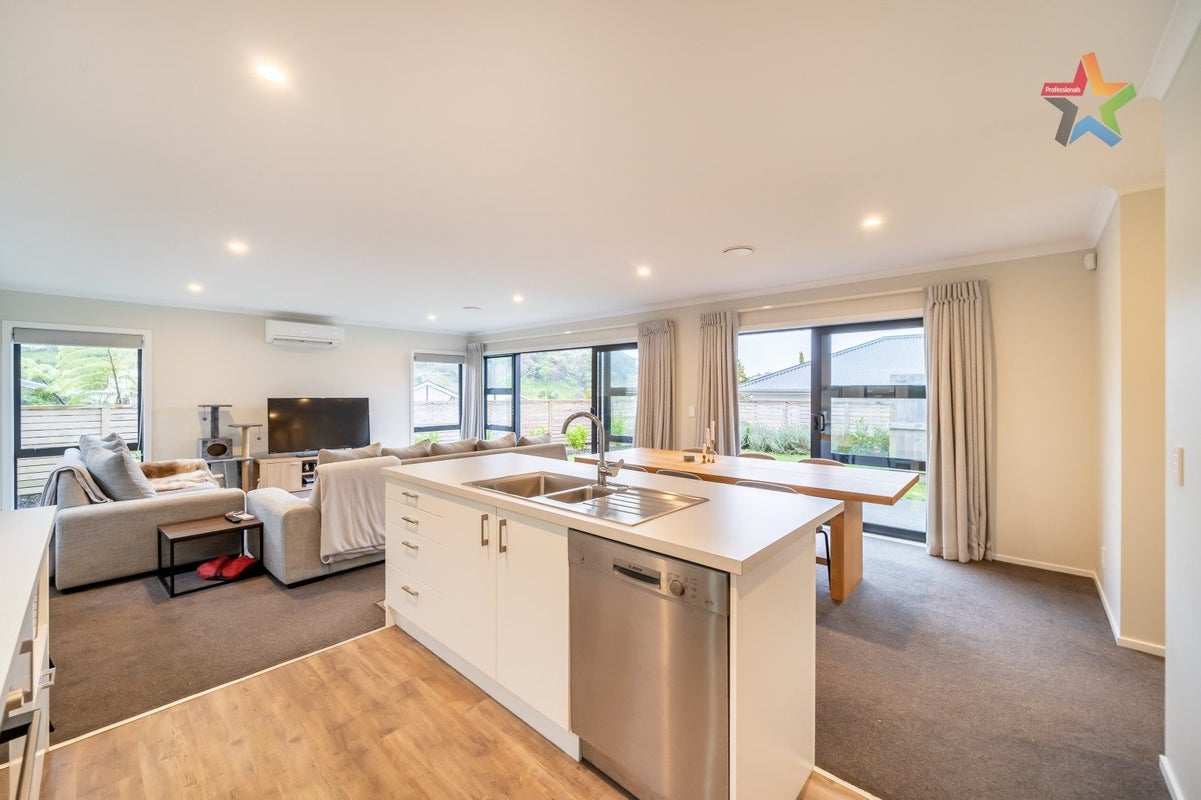144 Waipounamu Drive, Kelson, Lower Hutt - Carousel 1