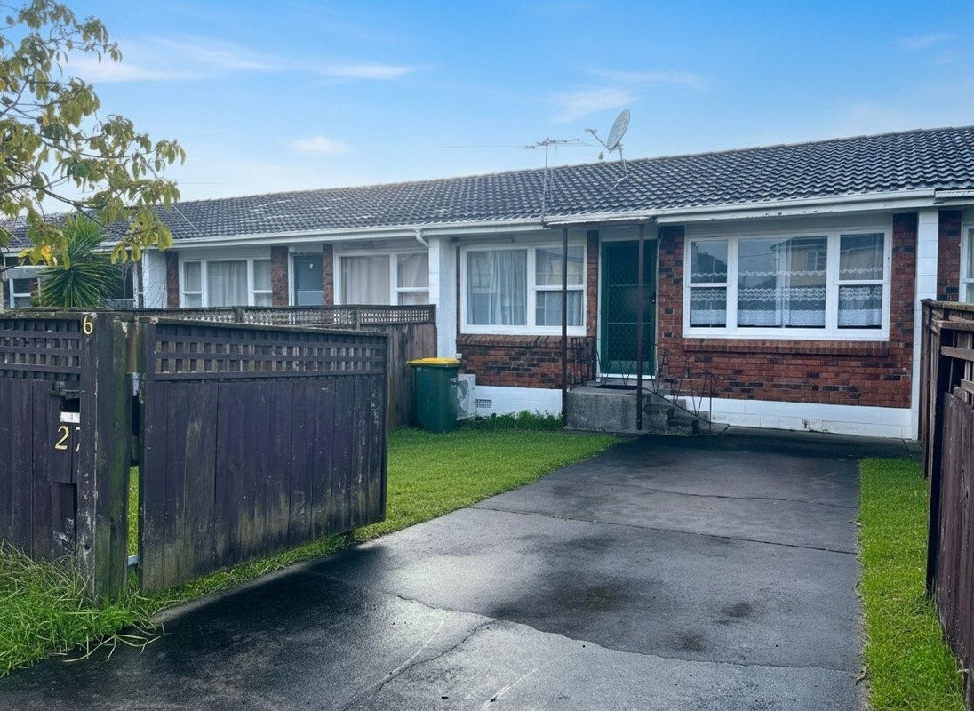 6/27 Nikau Street, New Lynn, Auckland - Carousel 1