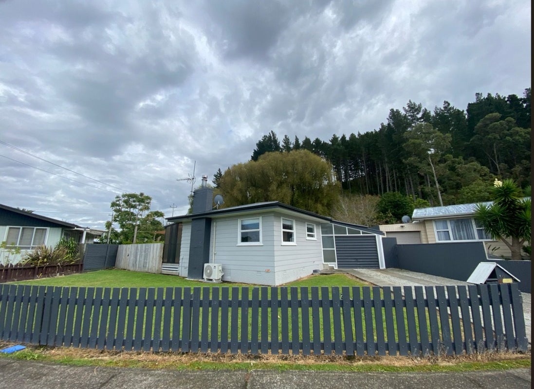 10 Justin Street, Mangapapa, Gisborne - Carousel 1