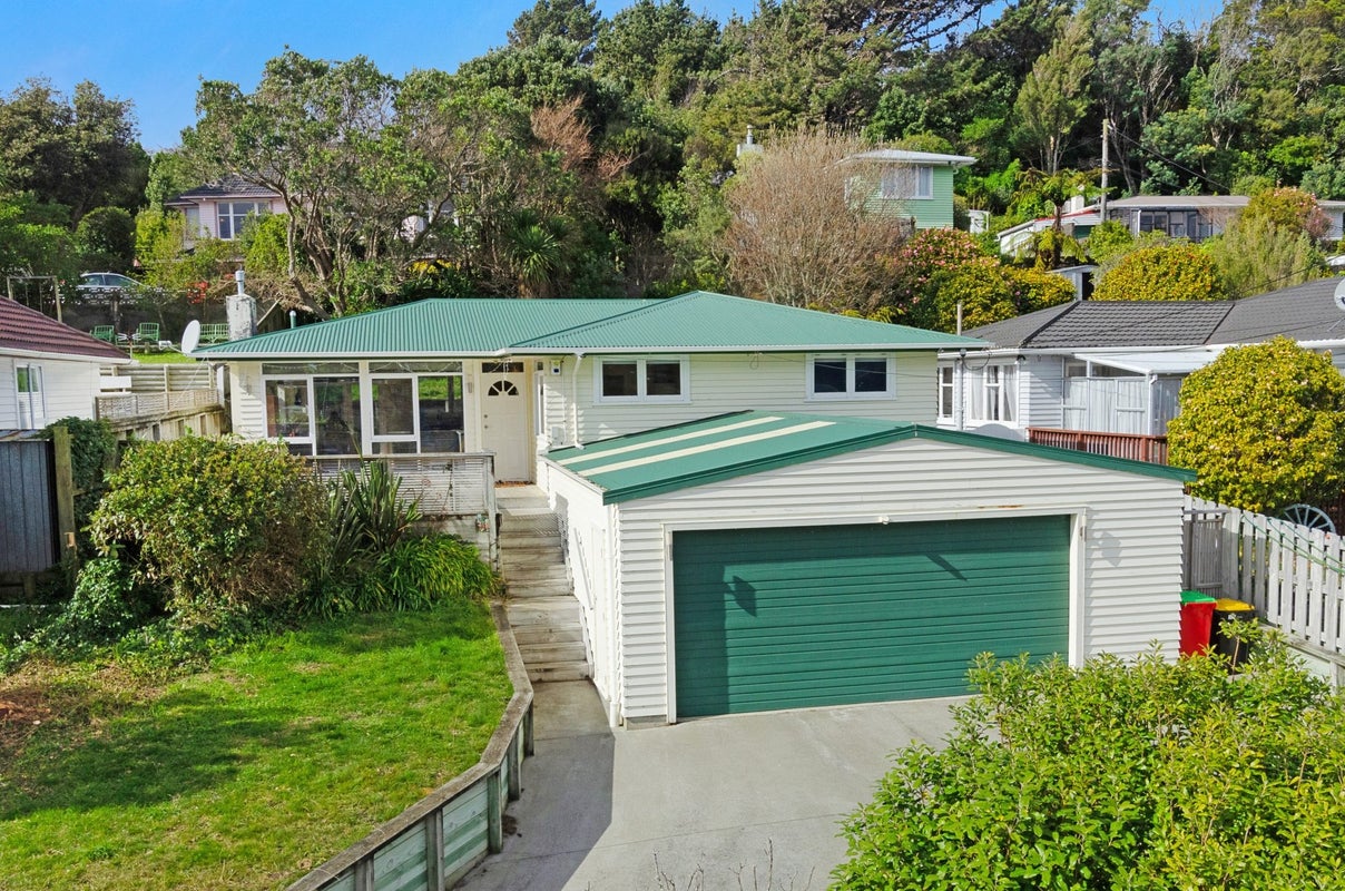 104 Helston Road, Paparangi, Wellington - Carousel 1