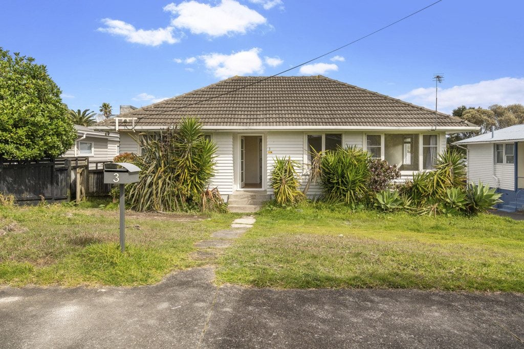 3 Adriatic Avenue, Henderson, Auckland - Carousel 1