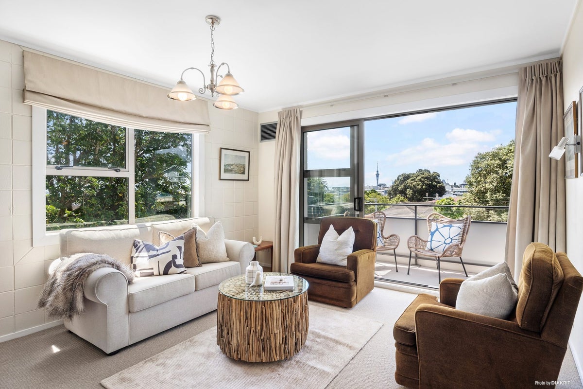 11/44 Esplanade Road, Mount Eden, Auckland - Carousel 1
