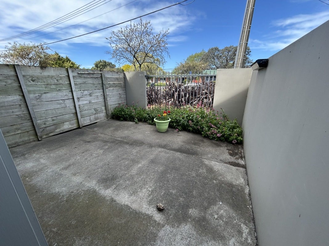 2/14 Poulson Street, Addington, Christchurch - Carousel 6