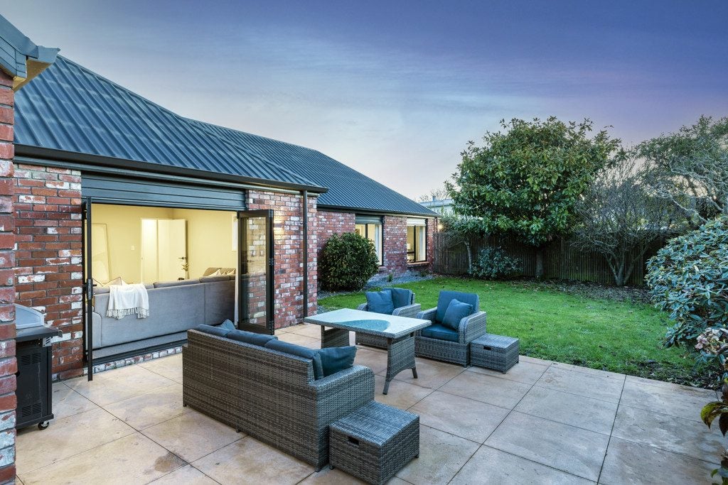 54 Regency Crescent, Redwood, Christchurch - Carousel 2