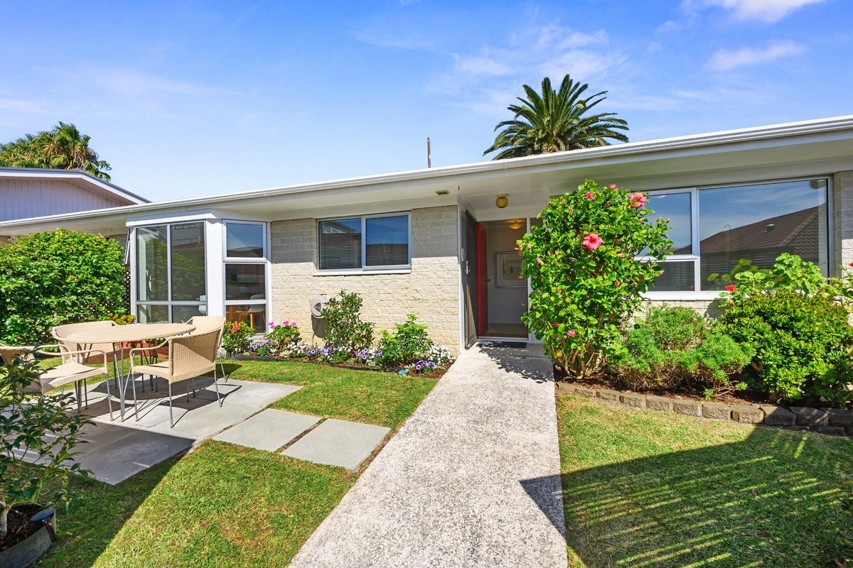 1/4 Moana Avenue, Belmont, Auckland - Carousel 2