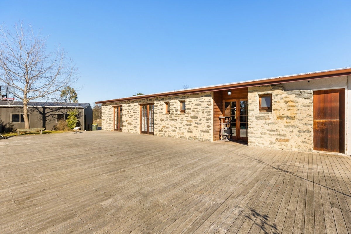 392 Letts Gully Road, Alexandra, Central Otago, Otago - Carousel 1