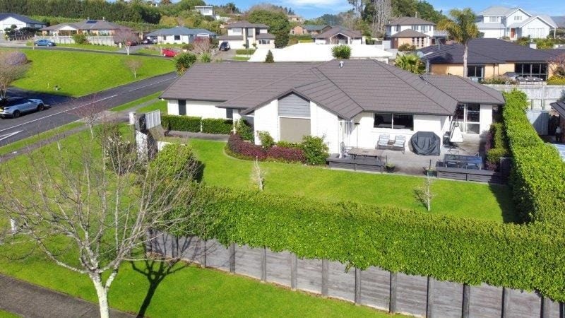 2 Dayna Avenue, Ohauiti, Tauranga - Carousel 2
