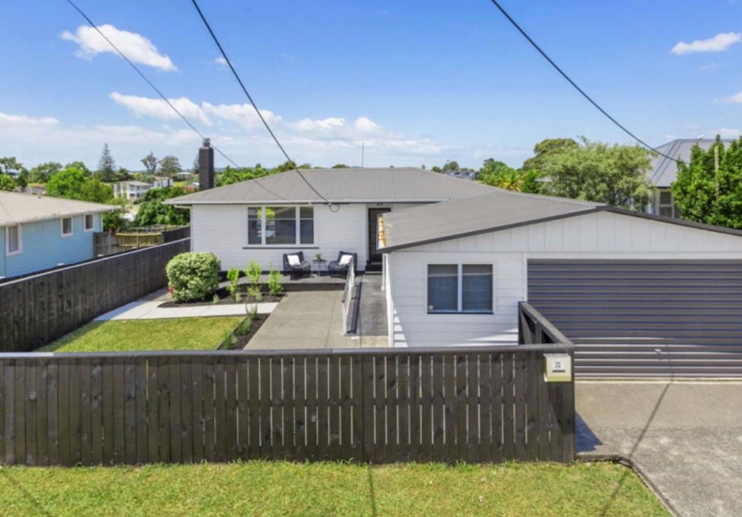 32 Neil Avenue, Te Atatu Peninsula, Auckland - Carousel 2