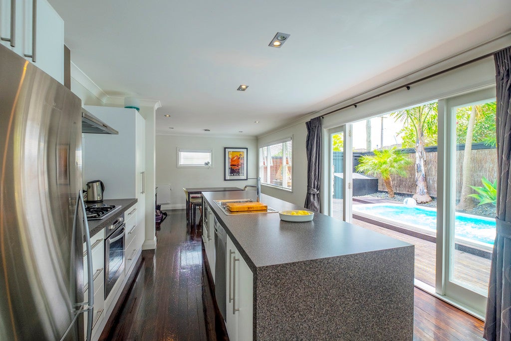 24 Huron Street, Takapuna, Auckland - Carousel 2
