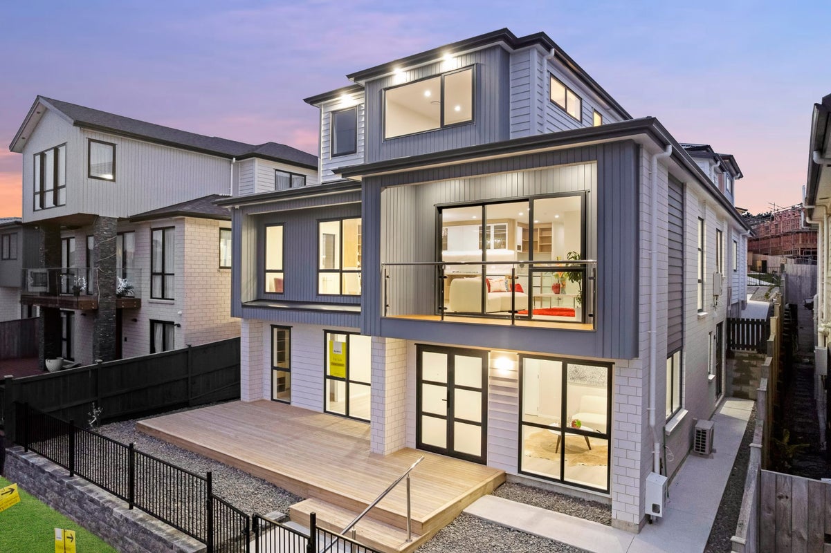 82 Koromeke Street, Flat Bush, Auckland - Carousel 1