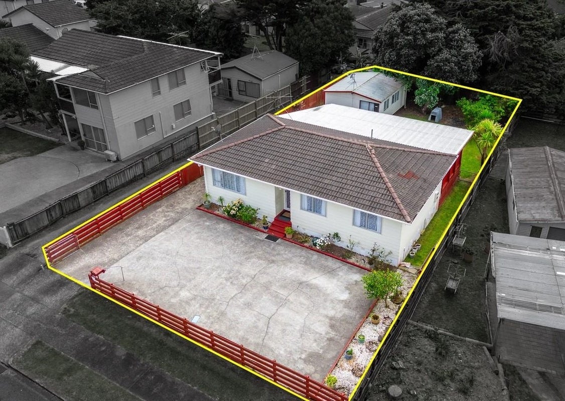 22 Becker Drive, Weymouth, Auckland - Carousel 1