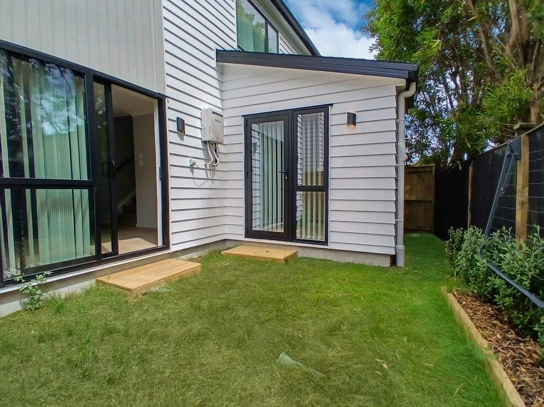 9B Sari Place, Massey, Auckland - Carousel 2