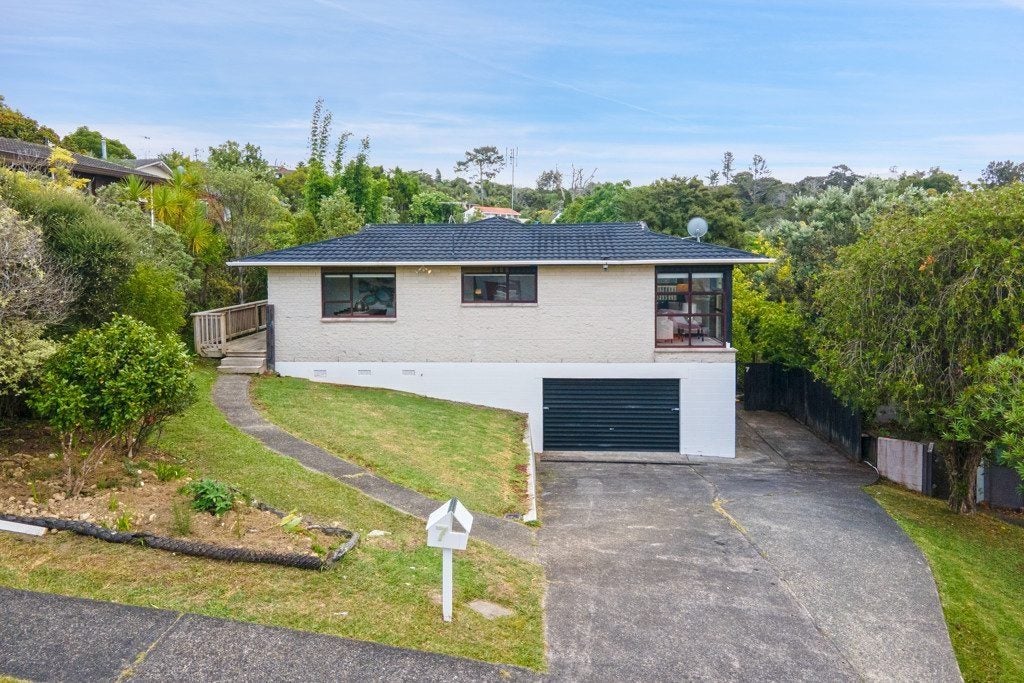 7 Valdese Rise, Browns Bay, Auckland - Carousel 1
