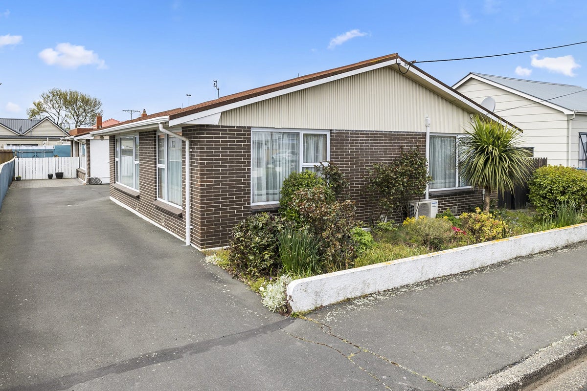 39A Loyalty Street, Forbury, Dunedin - Carousel 1