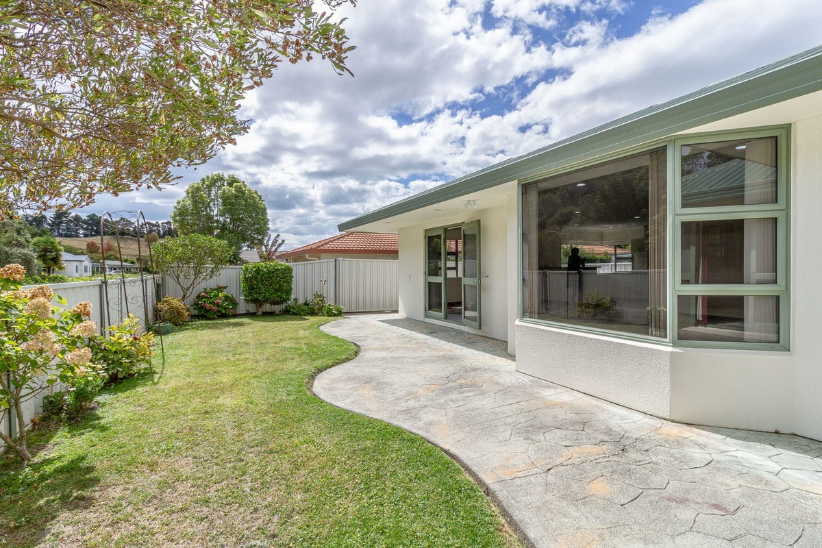 48 Pukekura Place, Taradale, Napier - Carousel 2