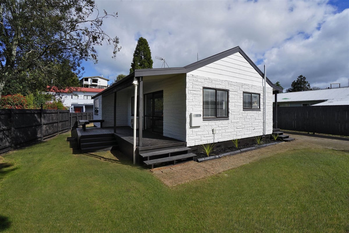 211 Whatawhata Road, Dinsdale, Hamilton - Carousel 1