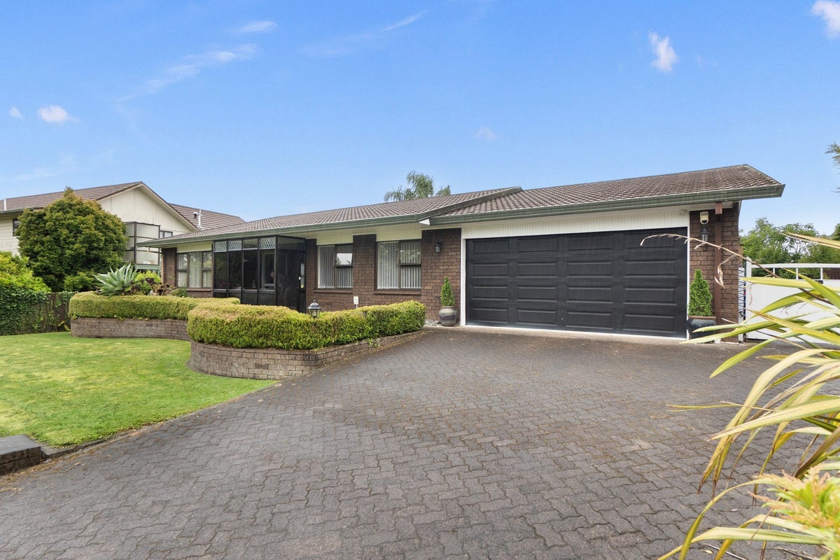 11 Tiffiney Place, Chartwell, Hamilton - Carousel 1