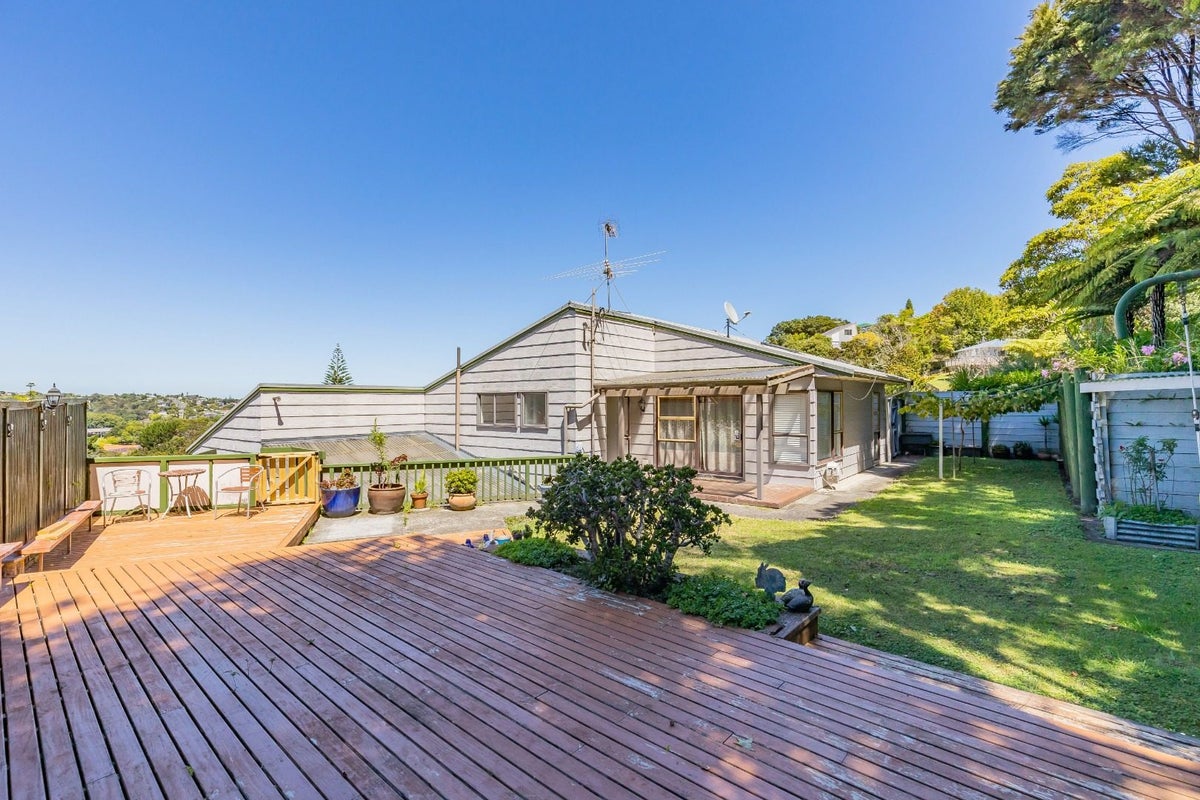 5 Noeleen Street, Glenfield, Auckland - Carousel 19