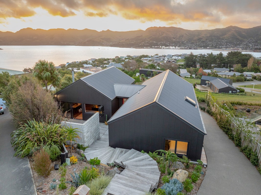 21 Stoddart Terrace, Diamond Harbour, Lyttelton - Carousel 1