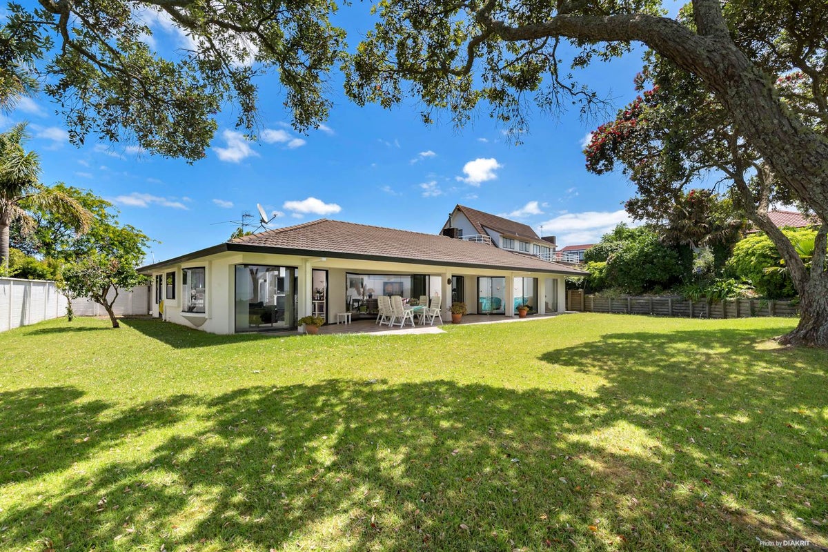 32 Stevenson Way, Cockle Bay, Auckland - Carousel 1