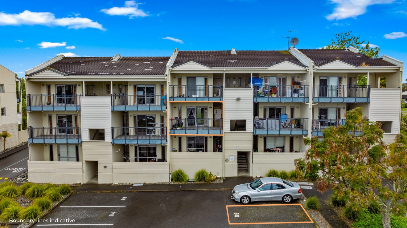 8D/71 Spencer Road, Oteha, Auckland - Carousel 2