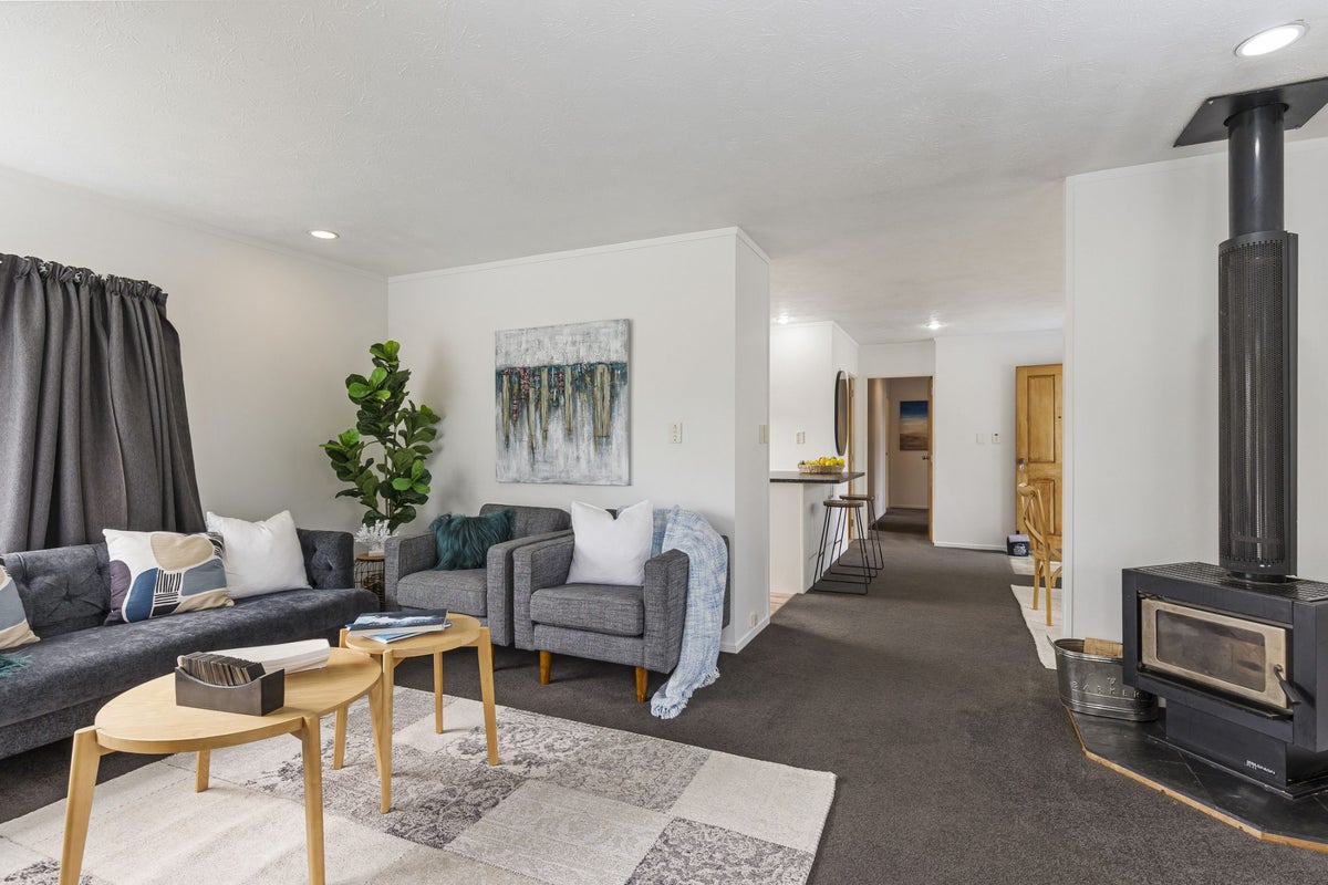 12 Coubray Place, Botany Downs, Auckland - Carousel 2