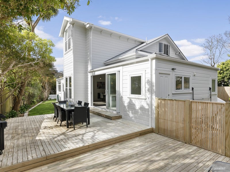 41 Simla Crescent, Khandallah, Wellington - Carousel 2