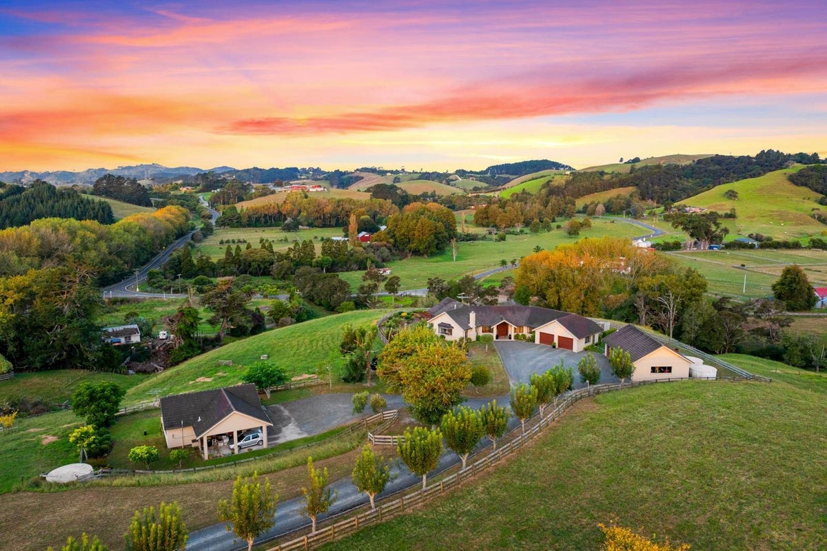 151 Brookby Road, Manurewa - Carousel 1