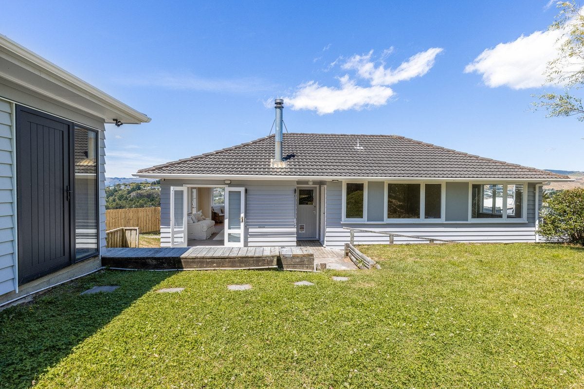 13 Carbine Place, Ascot Park, Porirua - Carousel 1