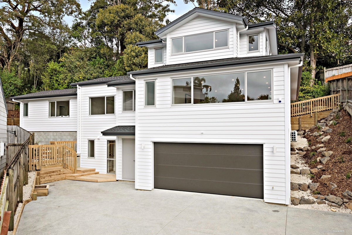 11A Squirrel Lane, Browns Bay, Auckland - Carousel 1