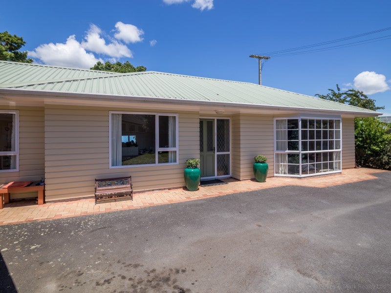 1070 Fergusson Drive, Clouston Park, Upper Hutt - Carousel 1
