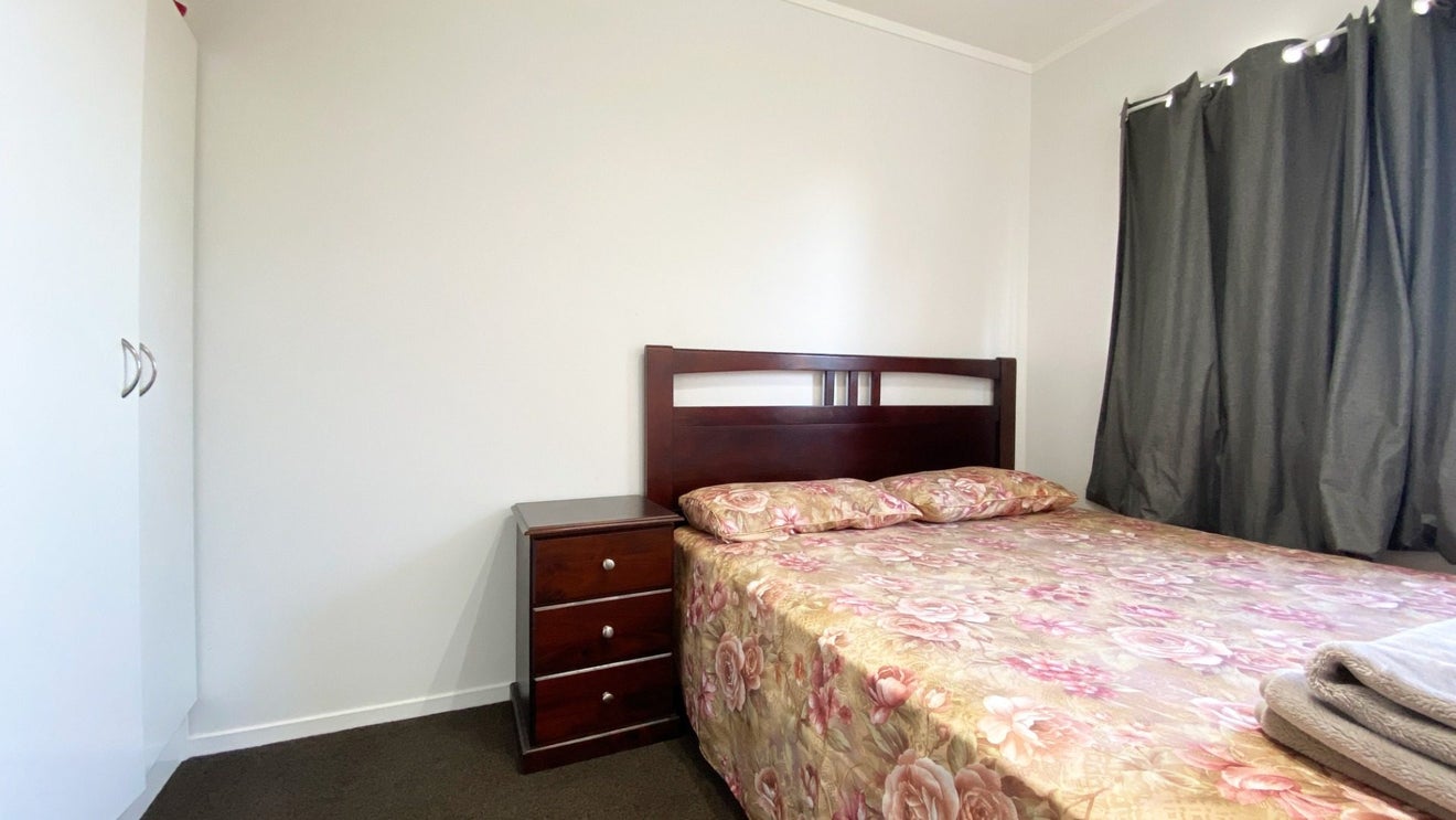 60 De Quincey Terrace, Highland Park, Auckland - Carousel 2