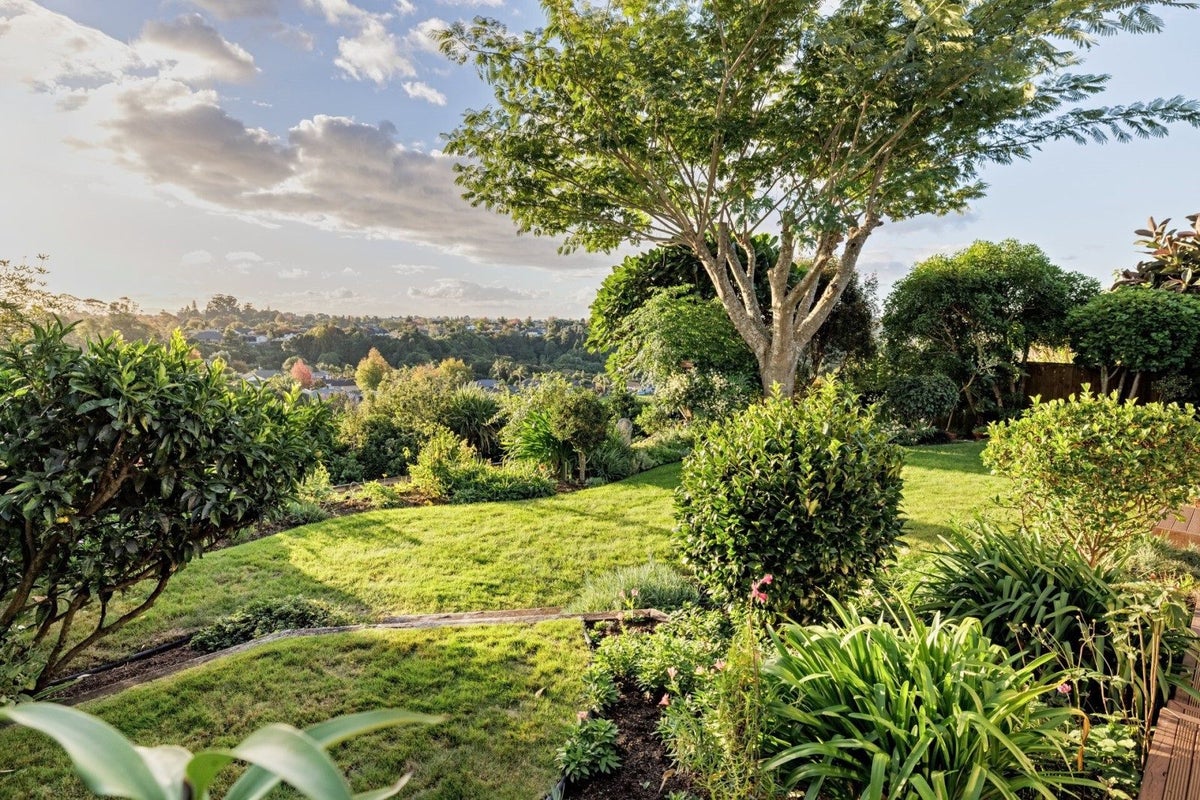 42 Hallmark Rise, Bethlehem, Tauranga - Carousel 2