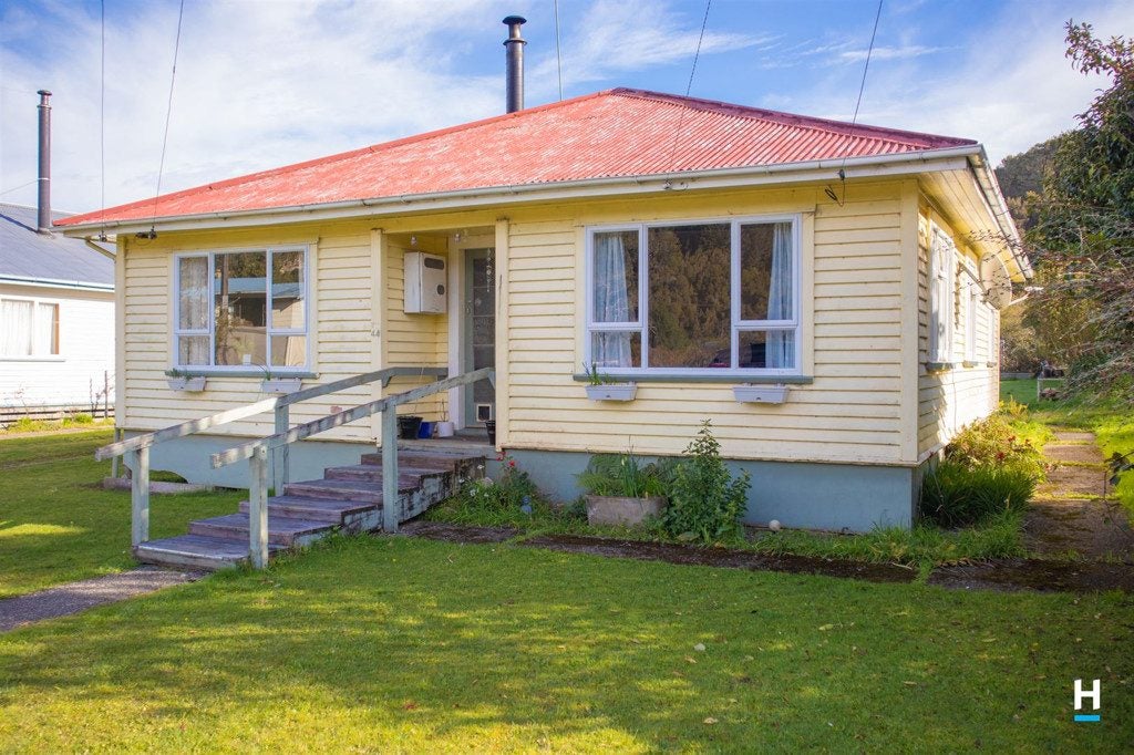 44 Oxford Street, Taylorville, Greymouth - Carousel 2