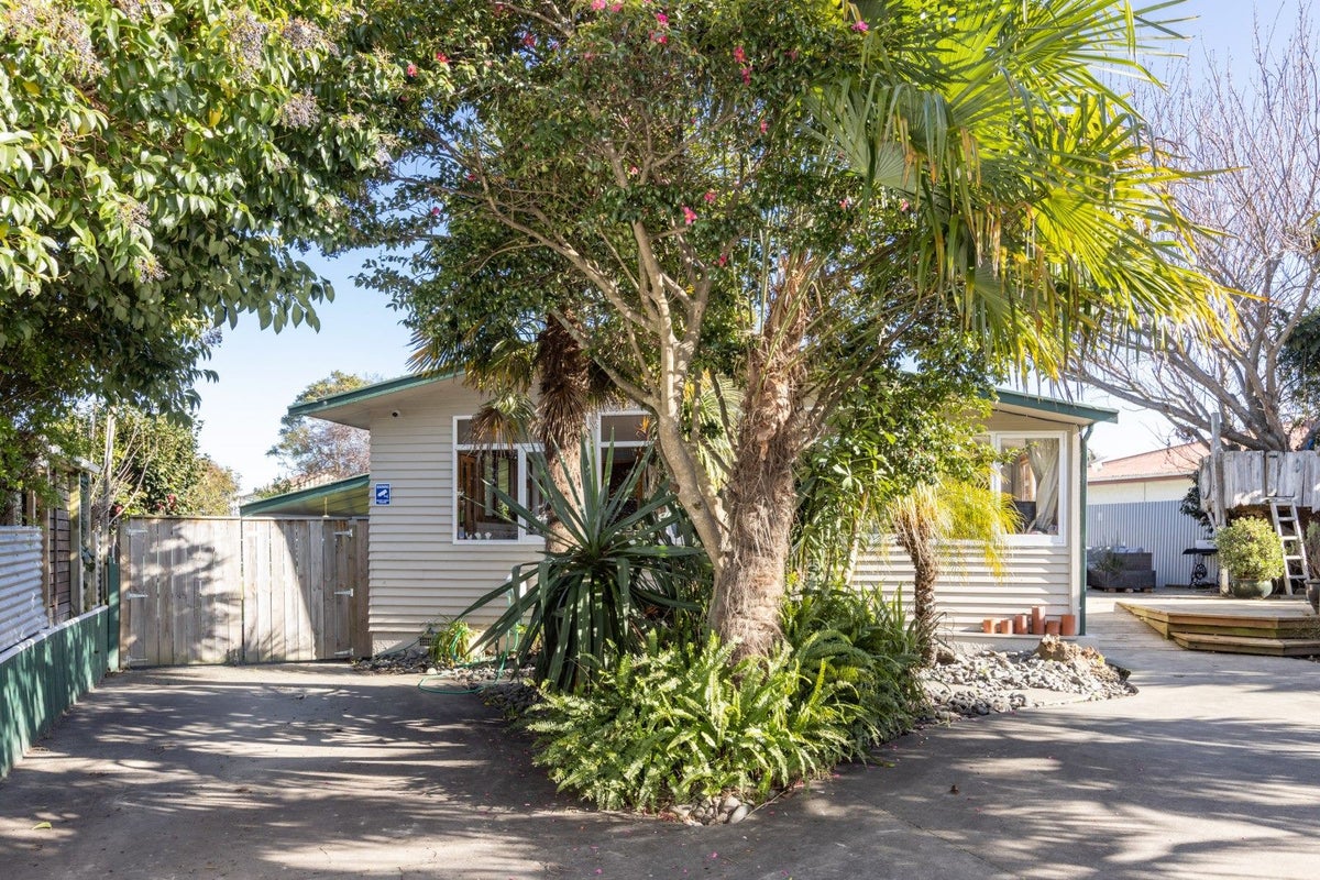 27 Wycliffe Street, Onekawa, Napier - Carousel 1