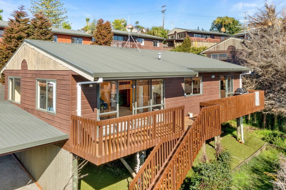 12/76 Target Road, Totara Vale, Auckland - Carousel 2