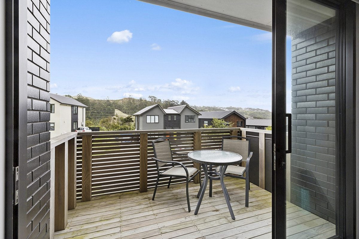 21 Holystone Road, Whitby, Porirua, Wellington - Carousel 2