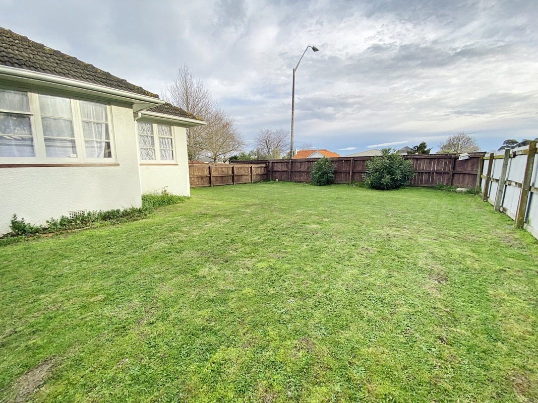 660 Featherston Street, Roslyn, Palmerston North - Carousel 12