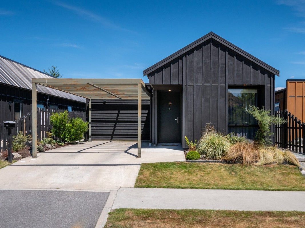 8 Longlands Street, Lake Hayes, Queenstown - Carousel 1