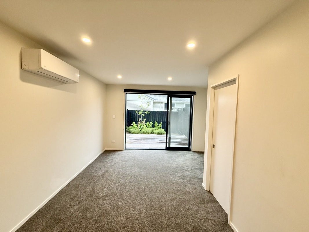5/3 Sladden Street, Naenae, Lower Hutt - Carousel 2