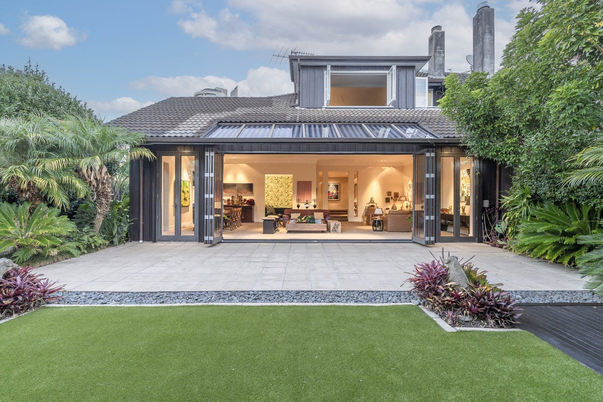 1/21 Hamilton Road, Herne Bay, Auckland - Carousel 1