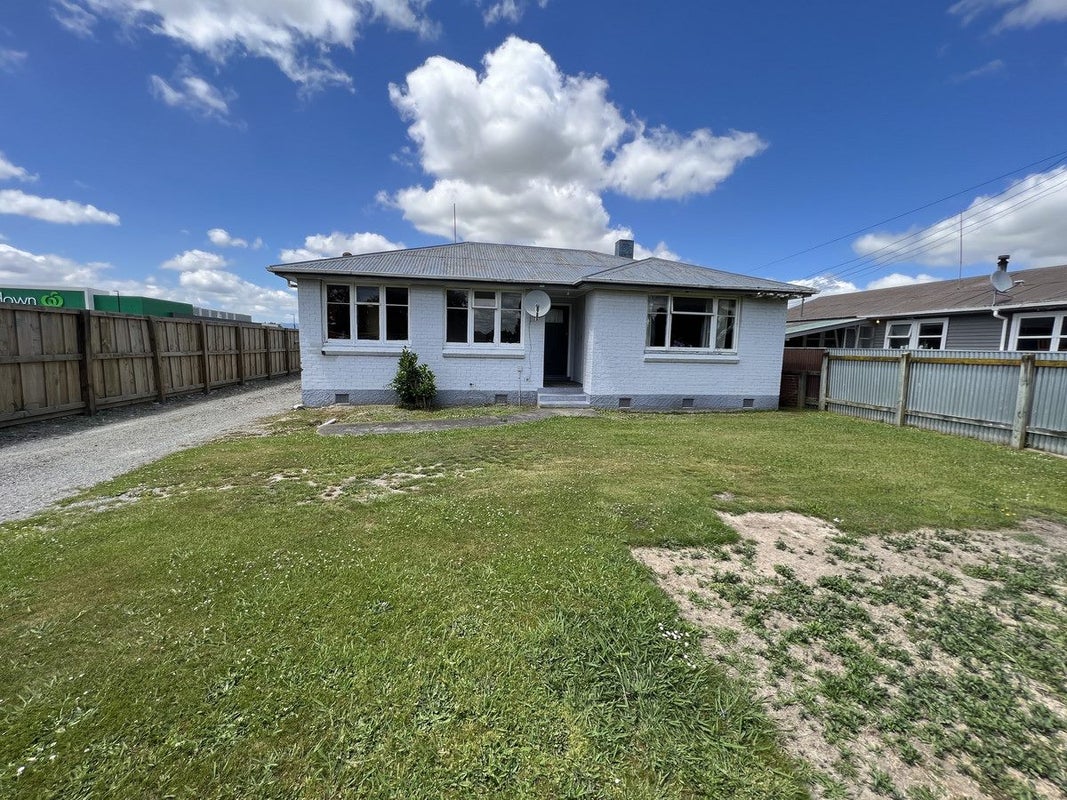 512 Pioneer Highway, Highbury, Palmerston North - Carousel 1