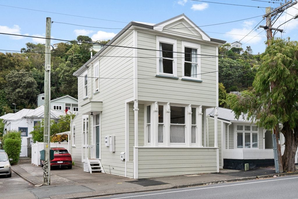 141 Aro Street, Aro Valley, Wellington - Carousel 1