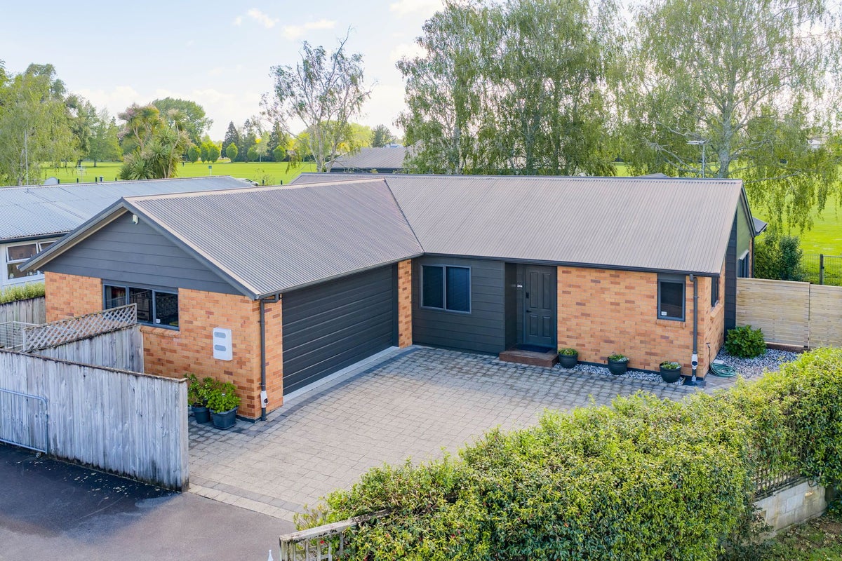 24A Morris Road, Hillcrest, Hamilton - Carousel 1